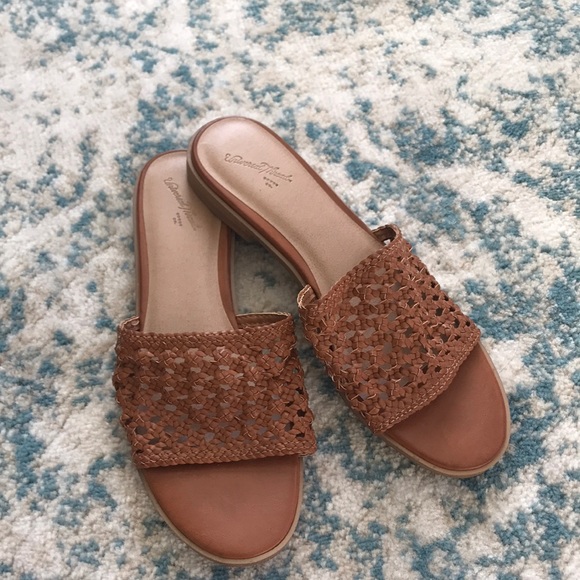 Universal Thread Shoes - Universal Thread brown sandals
